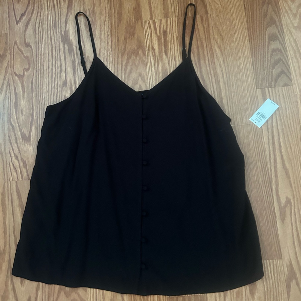 Tank top with buttons